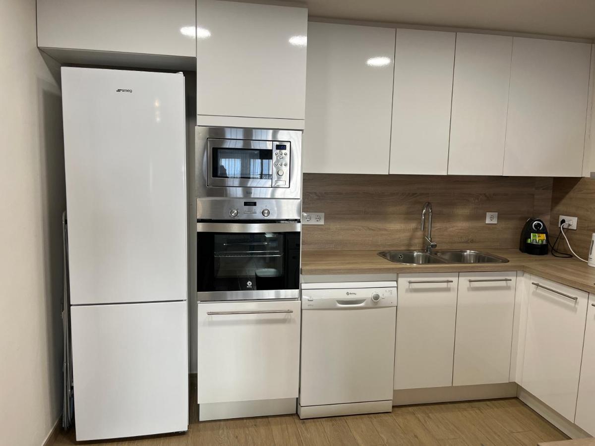 Apartamento En La Playa. Free Parking. Free Wifi L' Escala Luaran gambar