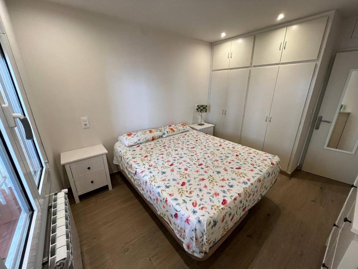 Apartamento En La Playa. Free Parking. Free Wifi L' Escala Luaran gambar