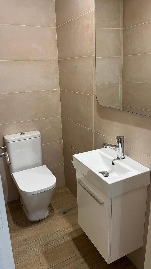 Apartamento En La Playa. Free Parking. Free Wifi L' Escala Luaran gambar