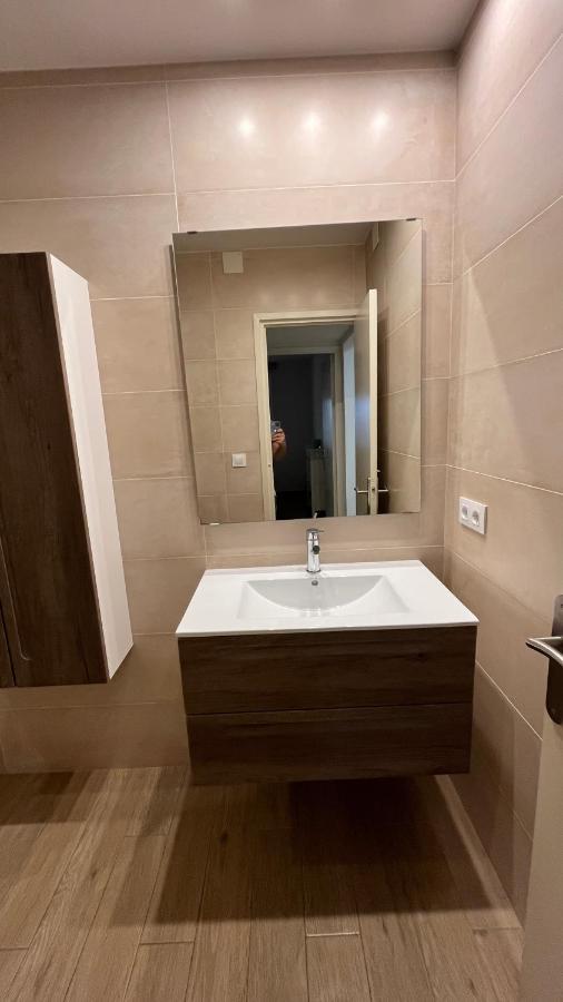 Apartamento En La Playa. Free Parking. Free Wifi L' Escala Luaran gambar