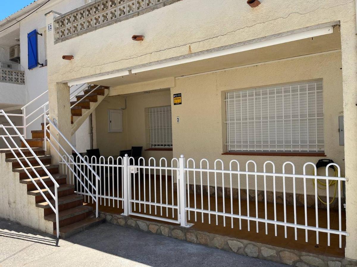 Apartamento En La Playa. Free Parking. Free Wifi L' Escala Luaran gambar