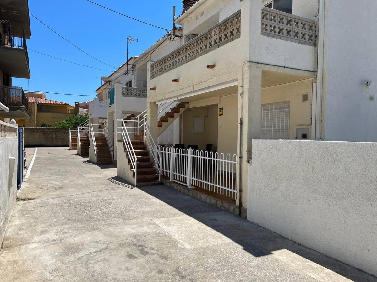 Apartamento En La Playa. Free Parking. Free Wifi L' Escala Luaran gambar